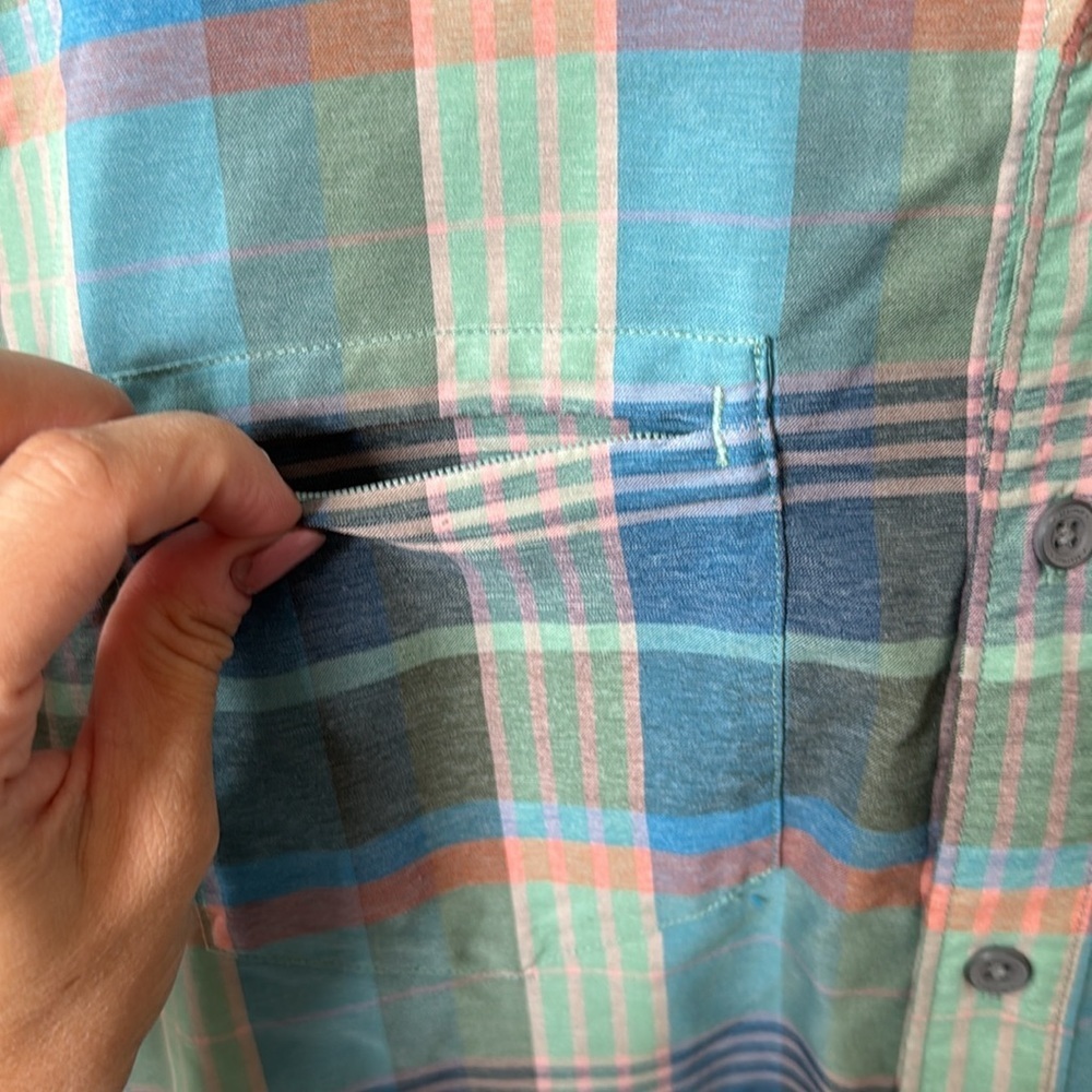 Marmot Button Down Shirt Collared Plaid Blue size Medium - Picture 5 of 9